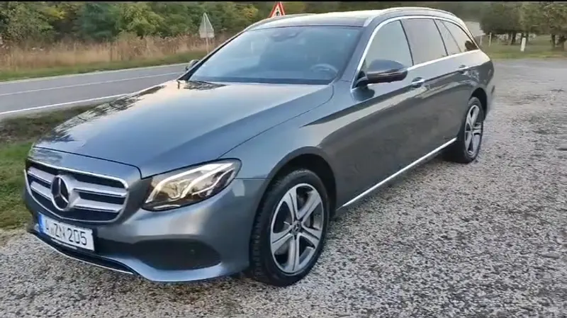 Siva Mercedes E-klasa karavan nakon detailinga u praonici ProClean